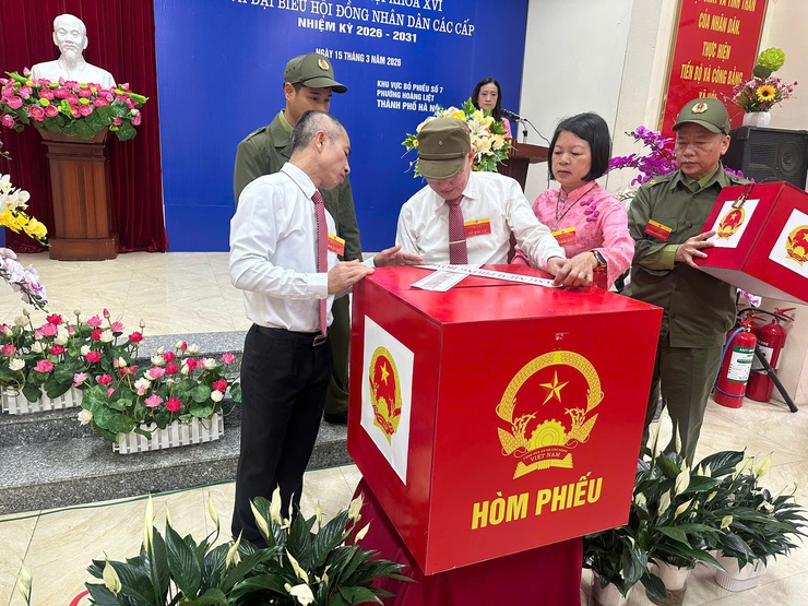 Hơn 38.000 cử tri phường Hoàng Liệt thực hiện quyền và nghĩa vụ công dân- Ảnh 4.