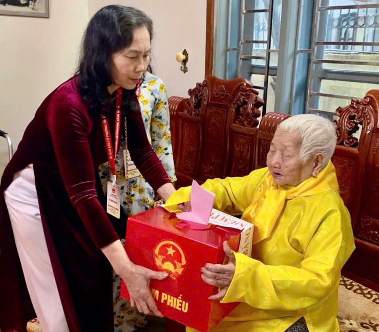 Phường Lĩnh Nam: Tỷ lệ cử tri bỏ phiếu đạt 100%- Ảnh 3.