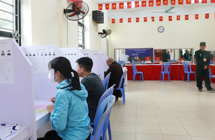 95% cử tri phường Vĩnh Hưng đã hoàn thành bỏ phiếu- Ảnh 2.