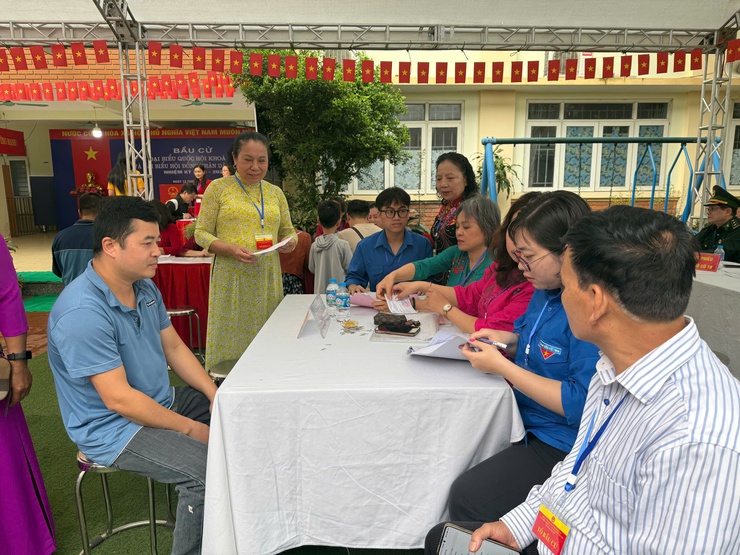 95% cử tri phường Vĩnh Hưng đã hoàn thành bỏ phiếu- Ảnh 3.