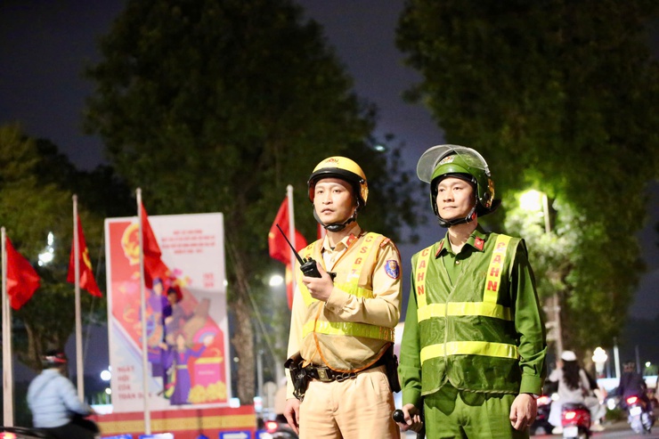 Công an Thành phố bảo vệ tuyệt đối an ninh, an toàn cuộc bầu cử- Ảnh 1.