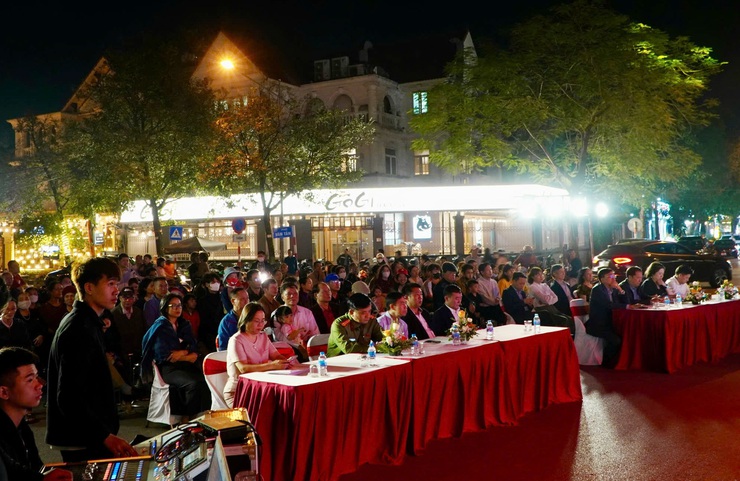 Hoàng Liệt: Hơn 1.000 người dân dự đêm văn nghệ chào mừng thành công bầu cử- Ảnh 1.