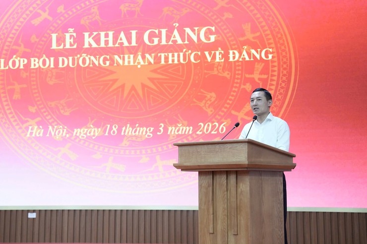 Đảng ủy UBND Thành phố khai giảng lớp bồi dưỡng nhận thức về Đảng năm 2026- Ảnh 1.