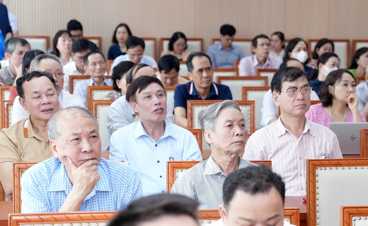 Chủ tịch HĐND Thành phố Phùng Thị Hồng Hà và các ứng cử viên đại biểu Quốc hội tiếp xúc cử tri, vận động bầu cử- Ảnh 4.