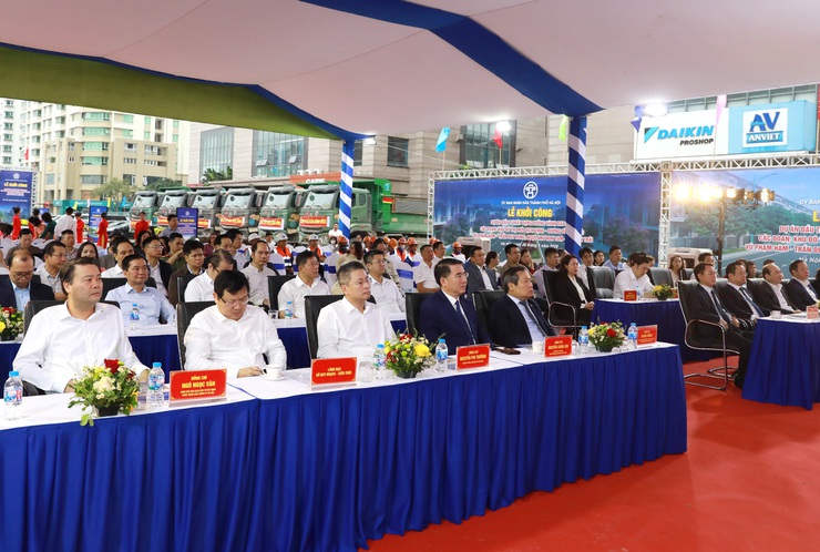 Khởi công Dự án đường Vành đai 2,5 qua địa bàn các phường Thanh Xuân, Cầu Giấy và Yên Hòa- Ảnh 1.