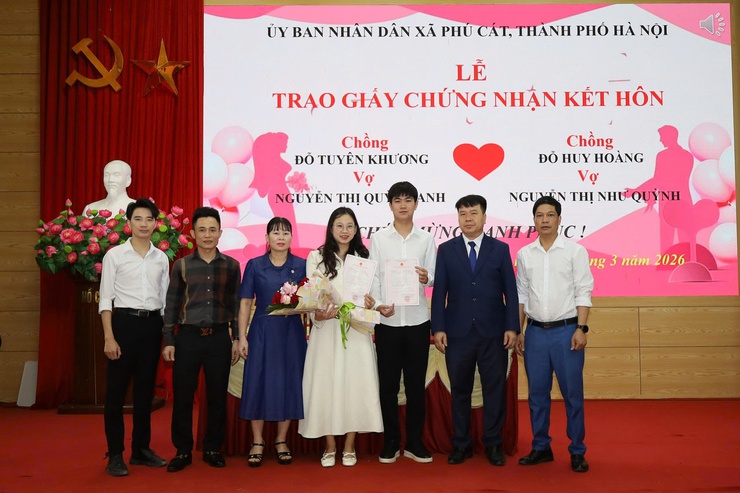 Xã Phú Cát - Mô hình chính quyền thân thiện bắt đầu từ giấy kết hôn trao tay- Ảnh 3.