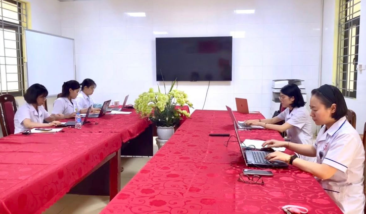 Xã Vĩnh Thanh đẩy mạnh chuyển đổi số y tế từ chiến dịch làm sạch dữ liệu hồ sơ sức khỏe điện tử- Ảnh 1.