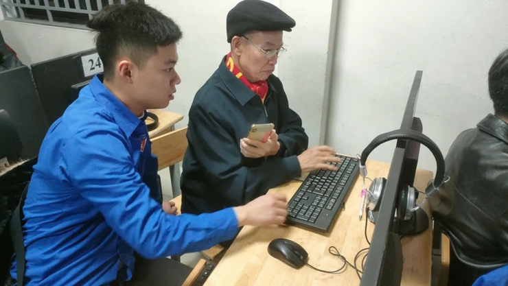 Phường Văn Miếu - Quốc Tử Giám: Mô hình "Gia sư số" đến từng ngõ phố- Ảnh 1.