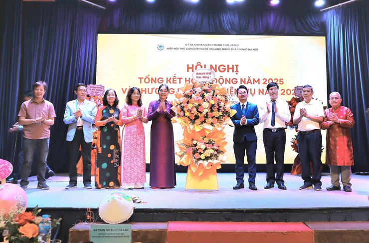 Hiệp hội Thủ công mỹ nghệ và làng nghề Hà Nội triển khai nhiều nhiệm vụ mới- Ảnh 2.