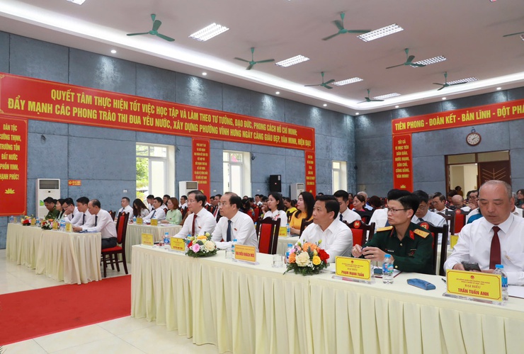 Phường Vĩnh Hưng tổ chức kỳ họp thứ Nhất, HĐND khóa II bầu các chức danh chủ chốt- Ảnh 1.