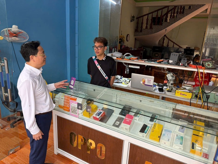 Xã Tiến Thắng kiểm tra mô hình chuyển đổi số "Thôn số" và "Cửa hàng 57" tại thôn Thanh Vân- Ảnh 3.