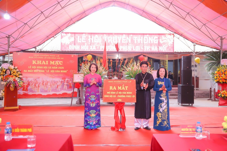 Phường Phúc Lợi khai mạc hai lễ hội truyền thống, đồng loạt ra mắt mô hình “Lễ hội văn minh”- Ảnh 4.