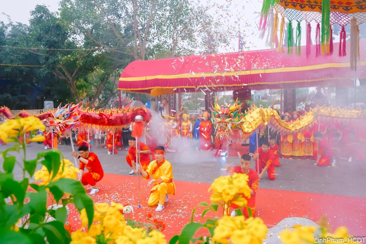 Phường Phúc Lợi khai mạc hai lễ hội truyền thống, đồng loạt ra mắt mô hình “Lễ hội văn minh”- Ảnh 3.