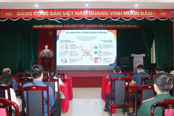 Xã Phù Đổng tập huấn trực tuyến về việc triển khai nâng cấp và phối hợp vận hành Hệ thống quản lý văn bản và điều hành của thành phố về ứng dụng AI- Ảnh 2.