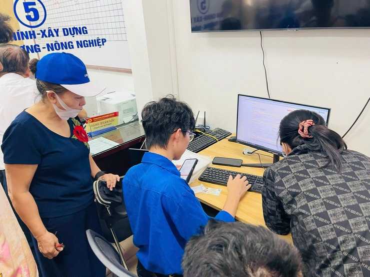 Phường Vĩnh Tuy đẩy mạnh chuyển đổi số, hướng tới xây dựng chính quyền số hiện đại- Ảnh 1.