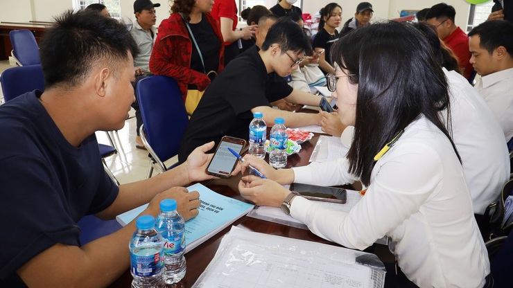 Xã Phú Cát đẩy mạnh thanh toán không dùng tiền mặt và hỗ trợ hộ kinh doanh tiếp cận dịch vụ số- Ảnh 4.