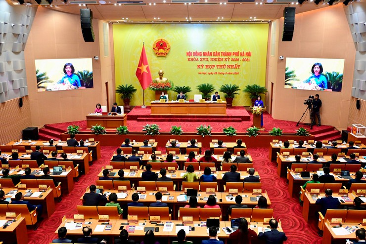Hanoi People's Council opens first session, sets direction for new term- Ảnh 3.