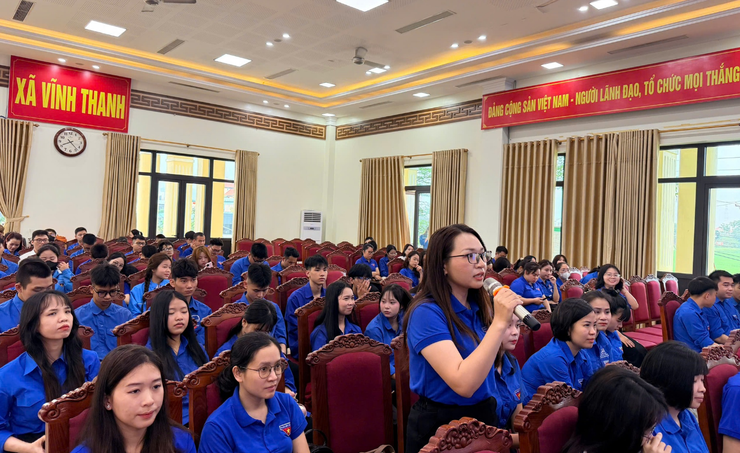 Phát huy vai trò của thanh niên xã Vĩnh Thanh trong xây dựng "Chính quyền số"- Ảnh 2.