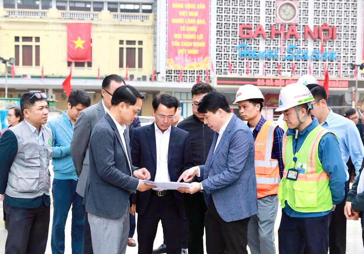 Hanoi accelerates metro construction and narrows barriers to ease traffic- Ảnh 2.