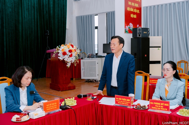 Phó Chủ tịch UBND Thành phố Vũ Thu Hà kiểm tra công tác triển khai kế hoạch bầu cử tại phường Hồng Hà- Ảnh 4.