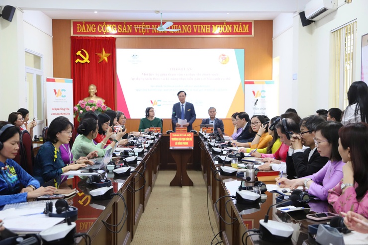 Hanoi partners with international experts to strengthen public sector strategic leadership- Ảnh 5.