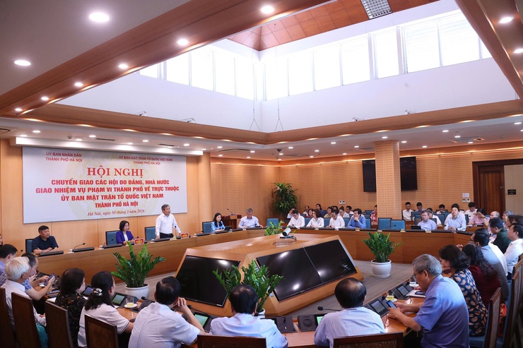 Hà Nội: Chuyển giao 18 hội về trực thuộc Ủy ban MTTQ Việt Nam Thành phố- Ảnh 1.