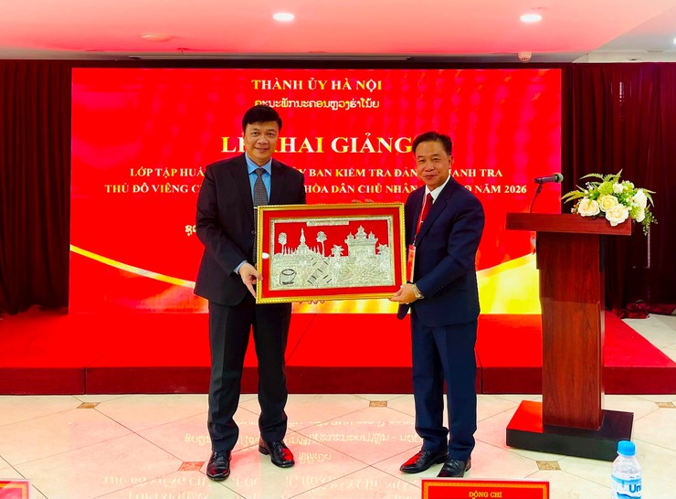 Khai giảng lớp tập huấn nghiệp vụ kiểm tra, giám sát cho cán bộ Thủ đô Viêng Chăn- Ảnh 3.