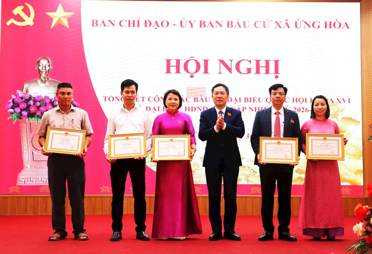 Kỳ họp thứ nhất HĐND xã Ứng Hòa: Kiện toàn bộ máy chính quyền- Ảnh 3.