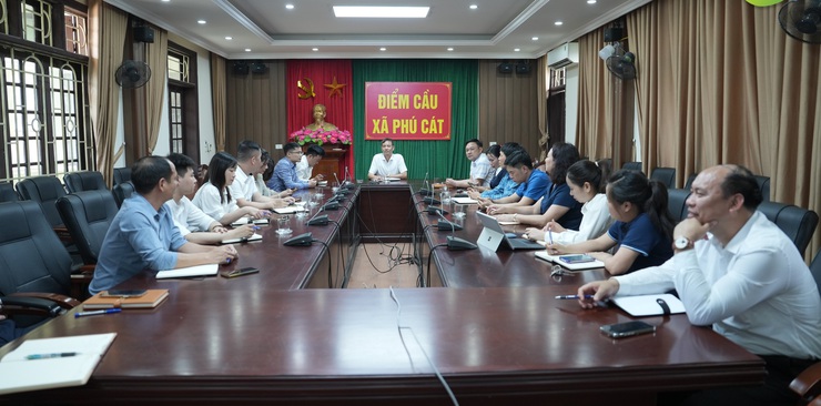 Phú Cát tập trung tập huấn nền tảng số, từng bước đổi mới hoạt động chi bộ nông thôn- Ảnh 1.