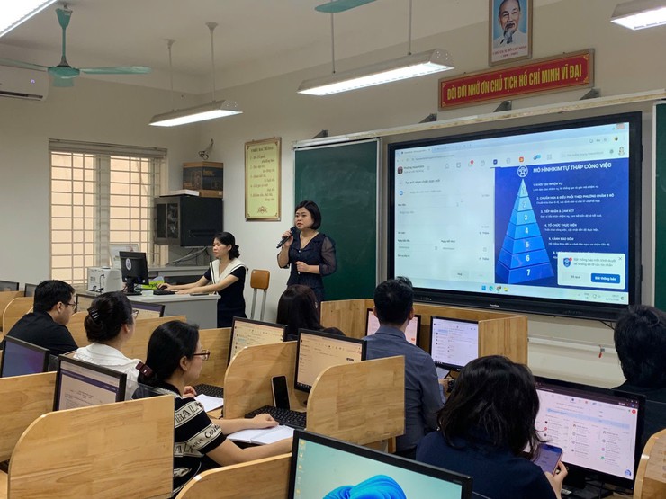 Hoàn Kiếm triển khai đồng bộ Hanoiwork - Bước chuyển từ "Làm việc theo cảm tính" sang "Quản trị bằng dữ liệu"- Ảnh 2.