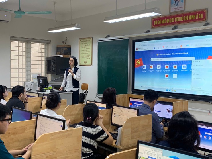 Hoàn Kiếm triển khai đồng bộ Hanoiwork - Bước chuyển từ "Làm việc theo cảm tính" sang "Quản trị bằng dữ liệu"- Ảnh 1.