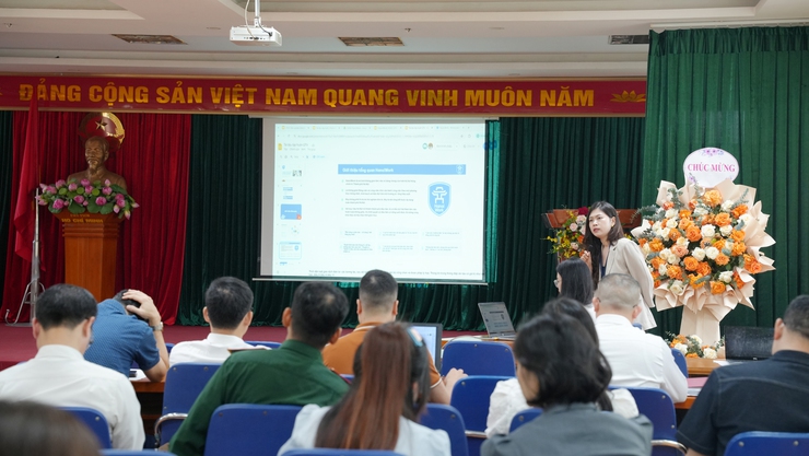 Phường Yên Nghĩa tập huấn, hướng dẫn sử dụng ứng dụng Hệ thống HanoiWork, đẩy mạnh chuyển đổi số trong hoạt động của hệ thống chính trị- Ảnh 1.