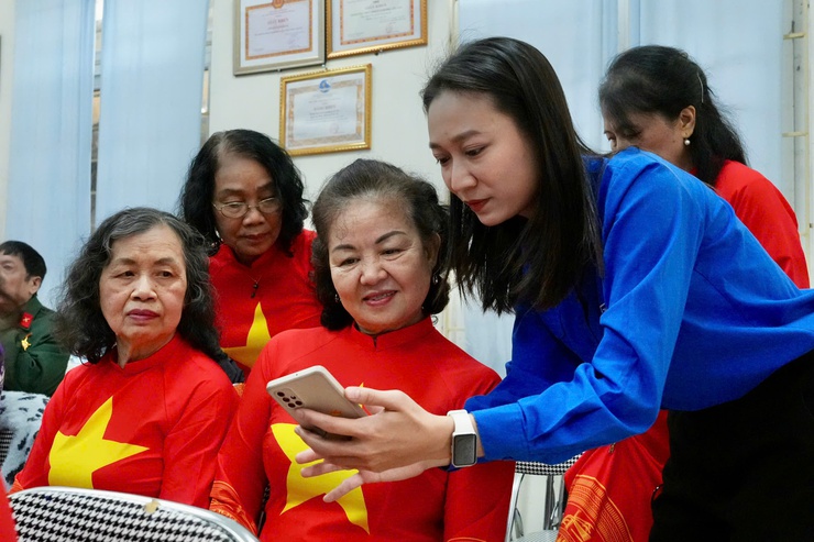 Phường Ngọc Hà đẩy mạnh chuyển đổi số trong tuyên truyền bầu cử- Ảnh 2.