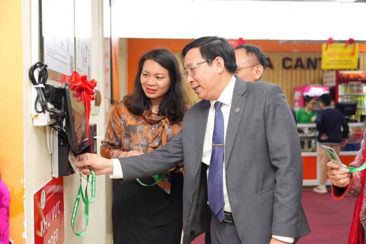 Phường Việt Hưng tiếp tục cho ra mắt mô hình “Smart Canteen” tại 03 cơ sở giáo dục- Ảnh 3.