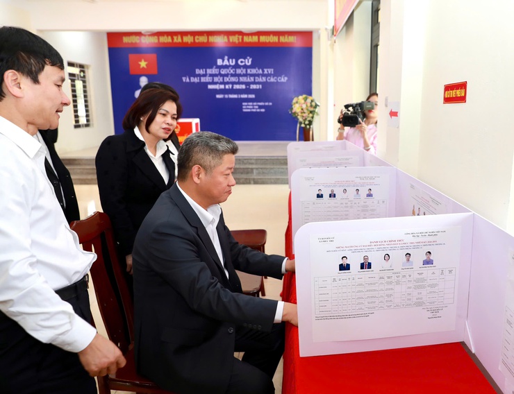 Phó Chủ tịch UBND Thành phố Nguyễn Mạnh Quyền kiểm tra công tác chuẩn bị bầu cử tại 3 xã Phúc Thọ, Phúc Lộc, Hát Môn- Ảnh 9.