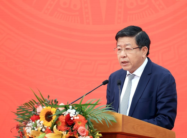 Phó Chủ tịch Thường trực UBND Thành phố Dương Đức Tuấn động viên tân binh lên đường nhập ngũ- Ảnh 1.