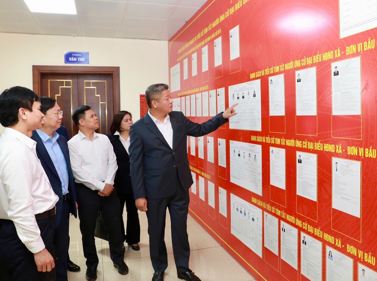 Hanoi Vice Chairman inspects election preparations in Phuc Tho, Phuc Loc, Hat Mon communes- Ảnh 3.