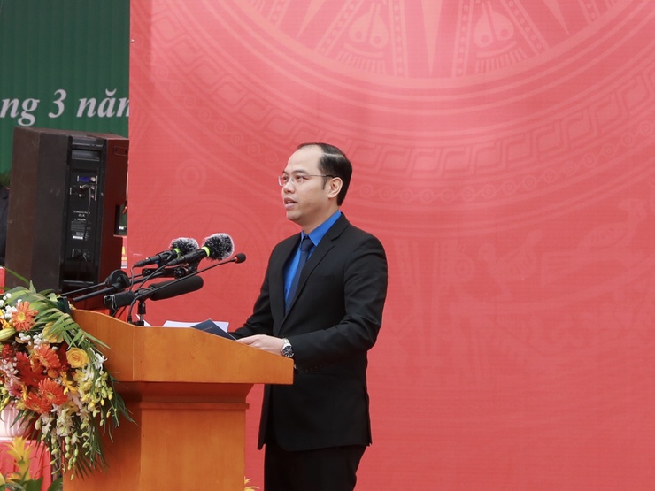 Bí thư Thành ủy Nguyễn Duy Ngọc động viên tân binh tại điểm số 4 Ban chỉ huy phòng thủ khu vực 3 - Hồng Hà- Ảnh 7.