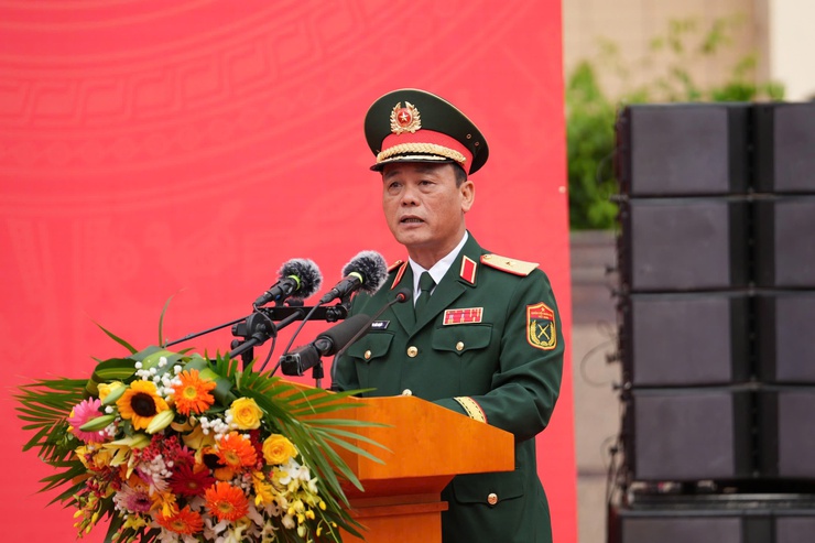 Bí thư Thành ủy Nguyễn Duy Ngọc động viên tân binh tại điểm số 4 Ban chỉ huy phòng thủ khu vực 3 - Hồng Hà- Ảnh 4.