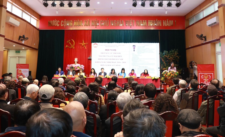 Candidates for Hanoi People's Council from Electoral Unit No. 3 meet voters and present action programs- Ảnh 3.