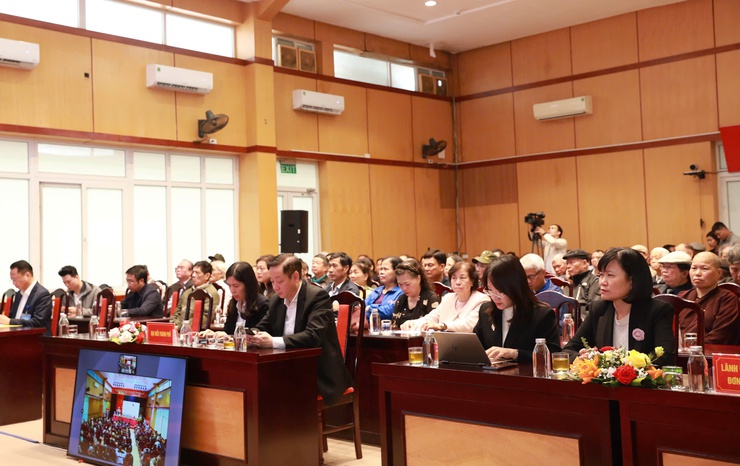 Candidates for Hanoi People's Council from Electoral Unit No. 3 meet voters and present action programs- Ảnh 2.