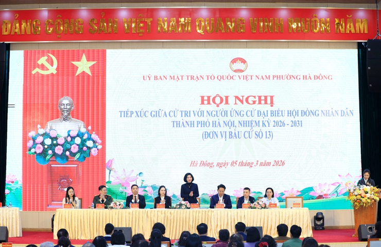 Chủ tịch HĐND Thành phố Phùng Thị Hồng Hà và các ứng cử viên đại biểu HĐND Thành phố tiếp xúc cử tri, vận động bầu cử- Ảnh 2.