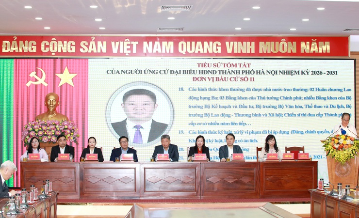 Ứng cử viên đại biểu HĐND thành phố Hà Nội - Đơn vị số 11 tiếp xúc cử tri vận động bầu cử- Ảnh 1.