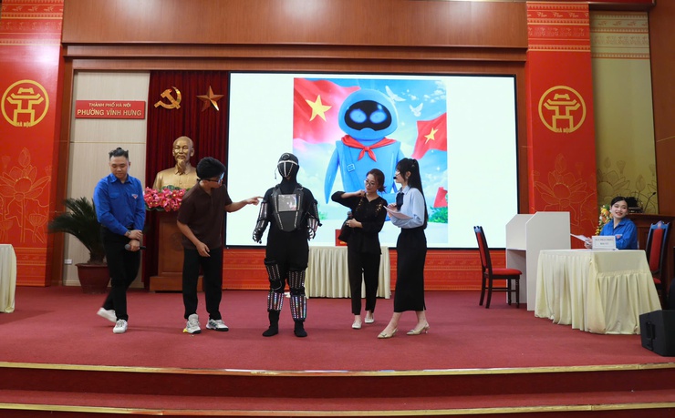 Phường Vĩnh Hưng: Khi người trẻ tìm hiểu pháp luật về bầu cử- Ảnh 9.