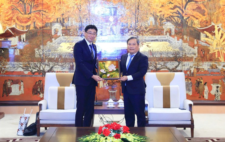 Hanoi strengthens cooperation with Japanese businesses for smart green urban development- Ảnh 2.