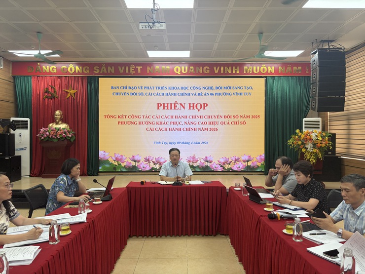 Phường Vĩnh Tuy: Tổng kết công tác cải cách hành chính, chuyển đổi số năm 2025 và triển khai nhiệm vụ năm 2026- Ảnh 1.