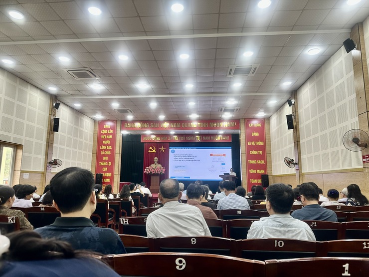 Phường Long Biên phát động cao điểm tích hợp tài khoản an sinh xã hội trên ứng dụng VNeID- Ảnh 3.
