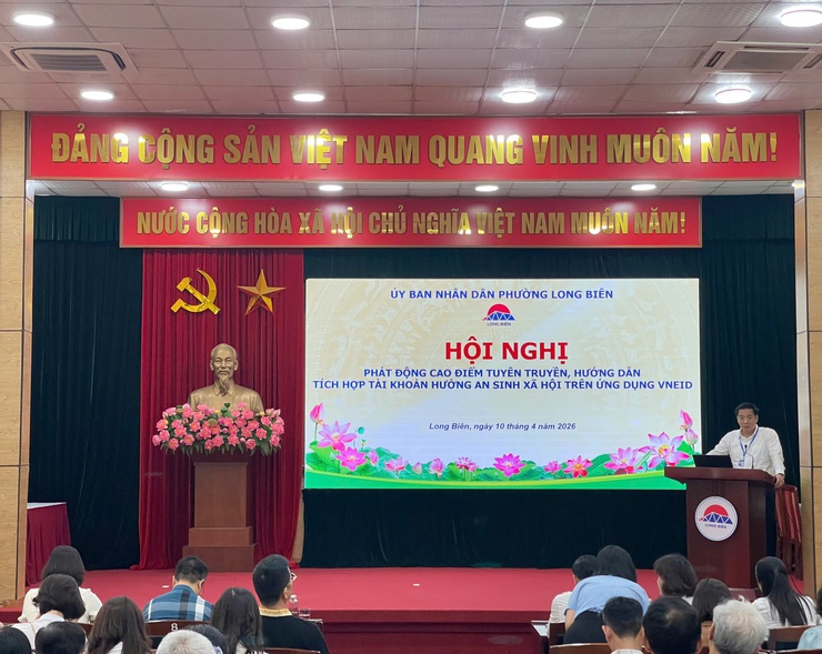 Phường Long Biên phát động cao điểm tích hợp tài khoản an sinh xã hội trên ứng dụng VNeID- Ảnh 2.