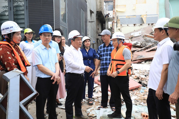 Chủ tịch Hà Nội Vũ Đại Thắng kiểm tra tiến độ hai dự án đầu tư xây dựng cầu Tứ Liên và cầu Trần Hưng Đạo- Ảnh 8.