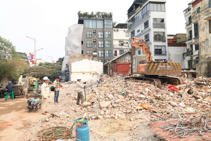 Chủ tịch Hà Nội Vũ Đại Thắng kiểm tra tiến độ hai dự án đầu tư xây dựng cầu Tứ Liên và cầu Trần Hưng Đạo- Ảnh 3.